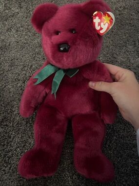 Ty VINTAGE RETIRED “Teddy” Burgundy Plush Bear with Green Ribbon and Heart Tag